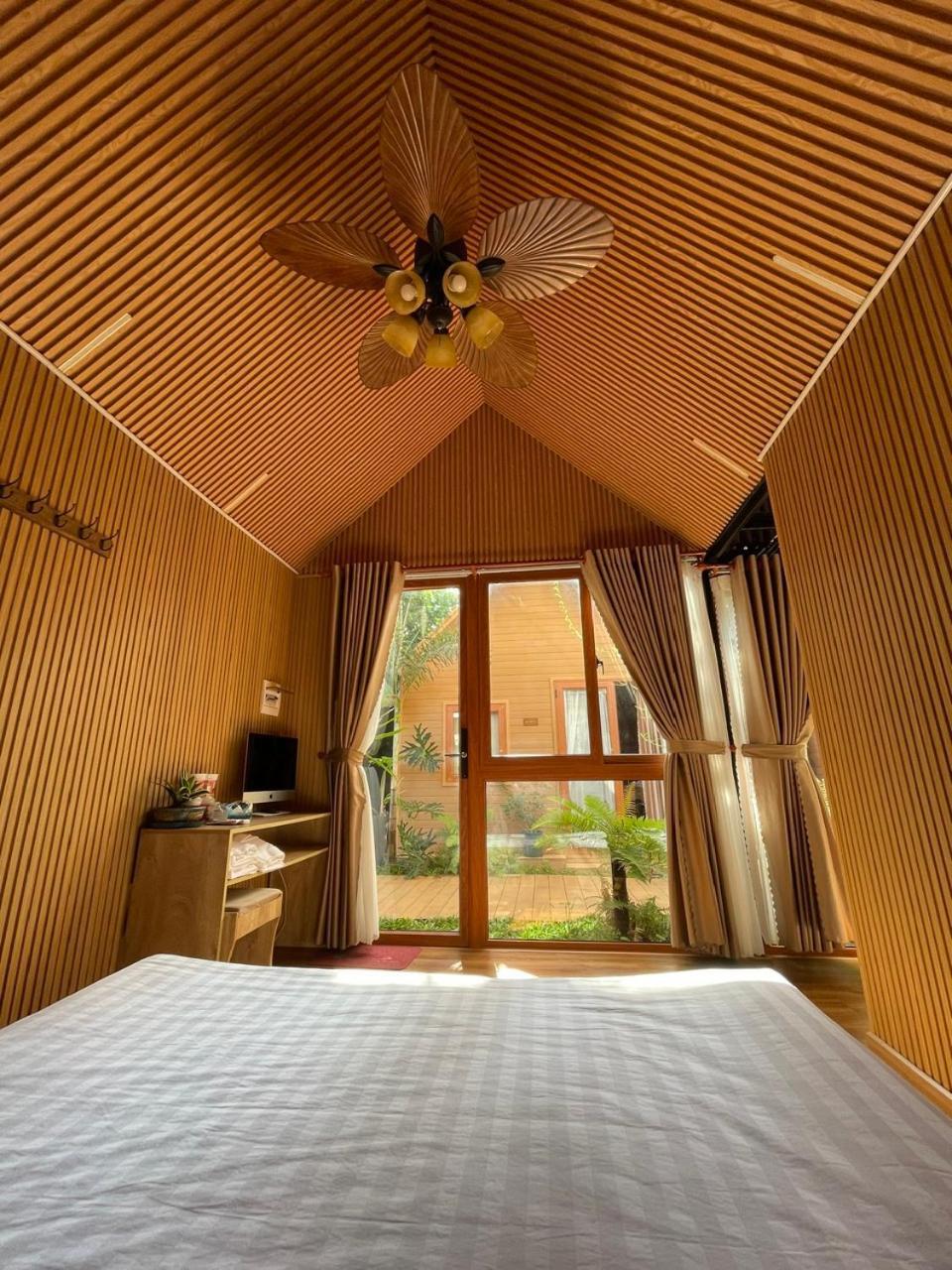 La Garden Homestay Long Xuyên Eksteriør billede
