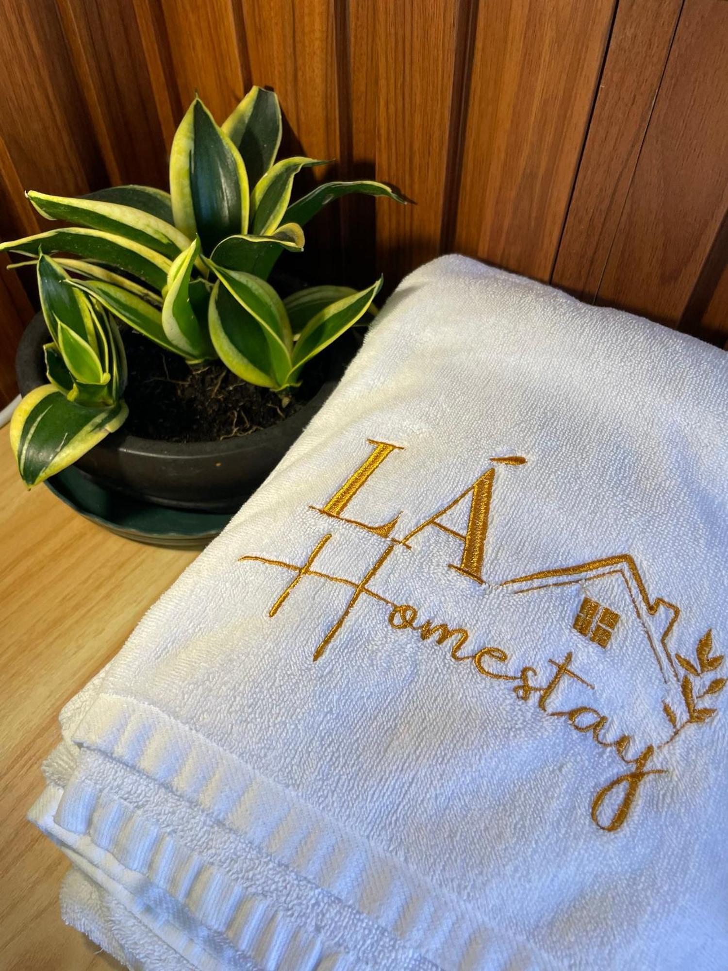 La Garden Homestay Long Xuyên Eksteriør billede