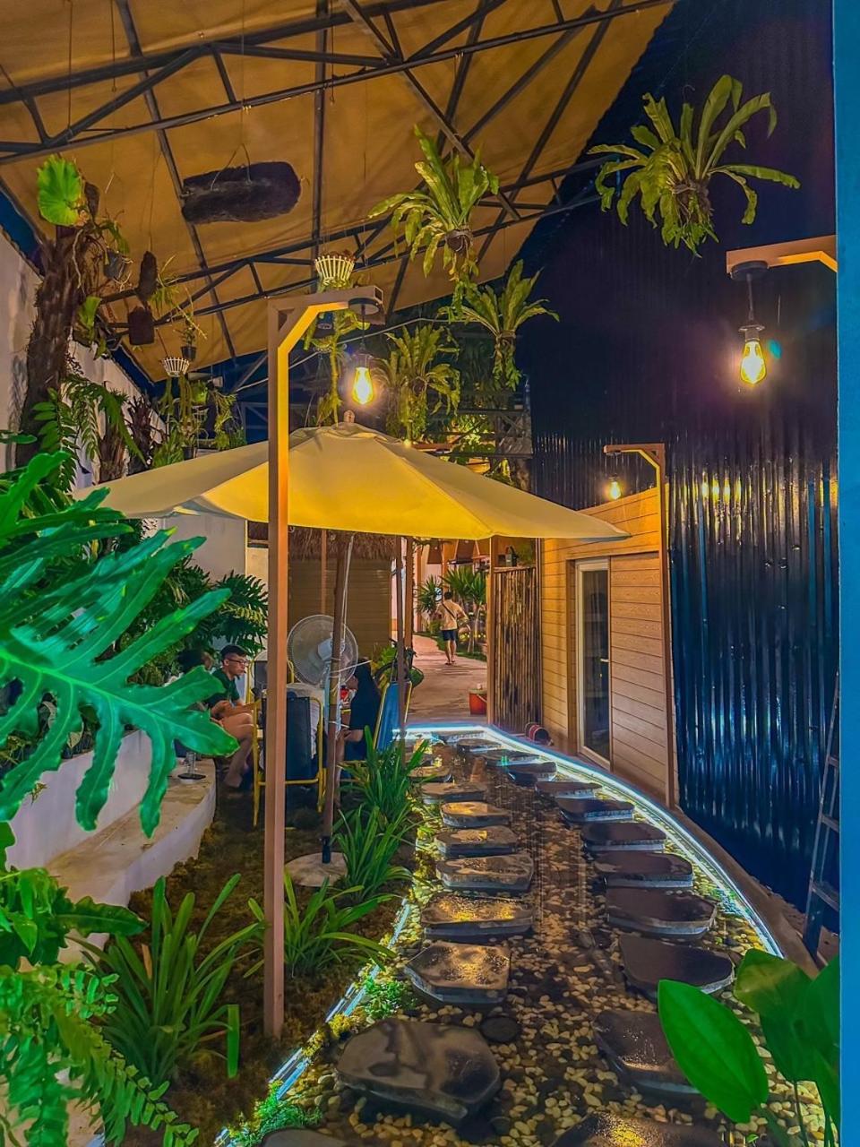 La Garden Homestay Long Xuyên Eksteriør billede